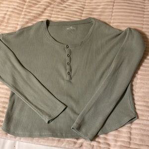EUC Hollister Waffle Knit Thermal Henely in Small. Light Green.